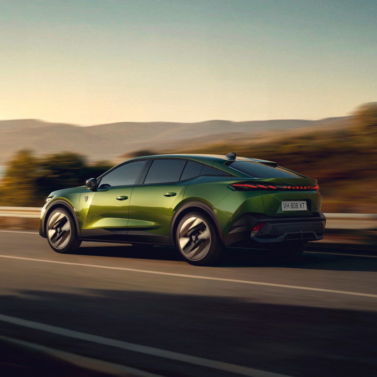 Voorzijde van de nieuwe PEUGEOT 408 Hybrid