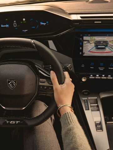 Nieuwe PEUGEOT E-408 i-Cockpit